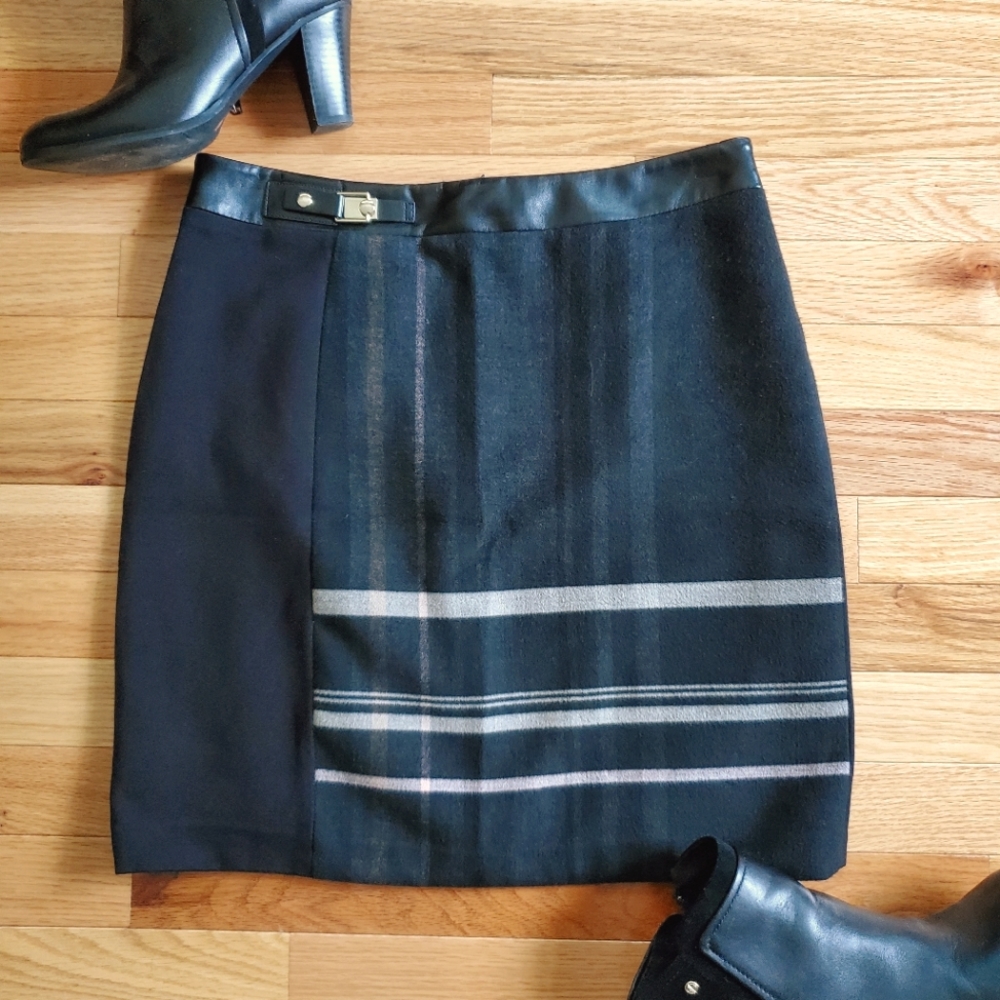 WHBM Black Plaid Women's Skirt Size 2
